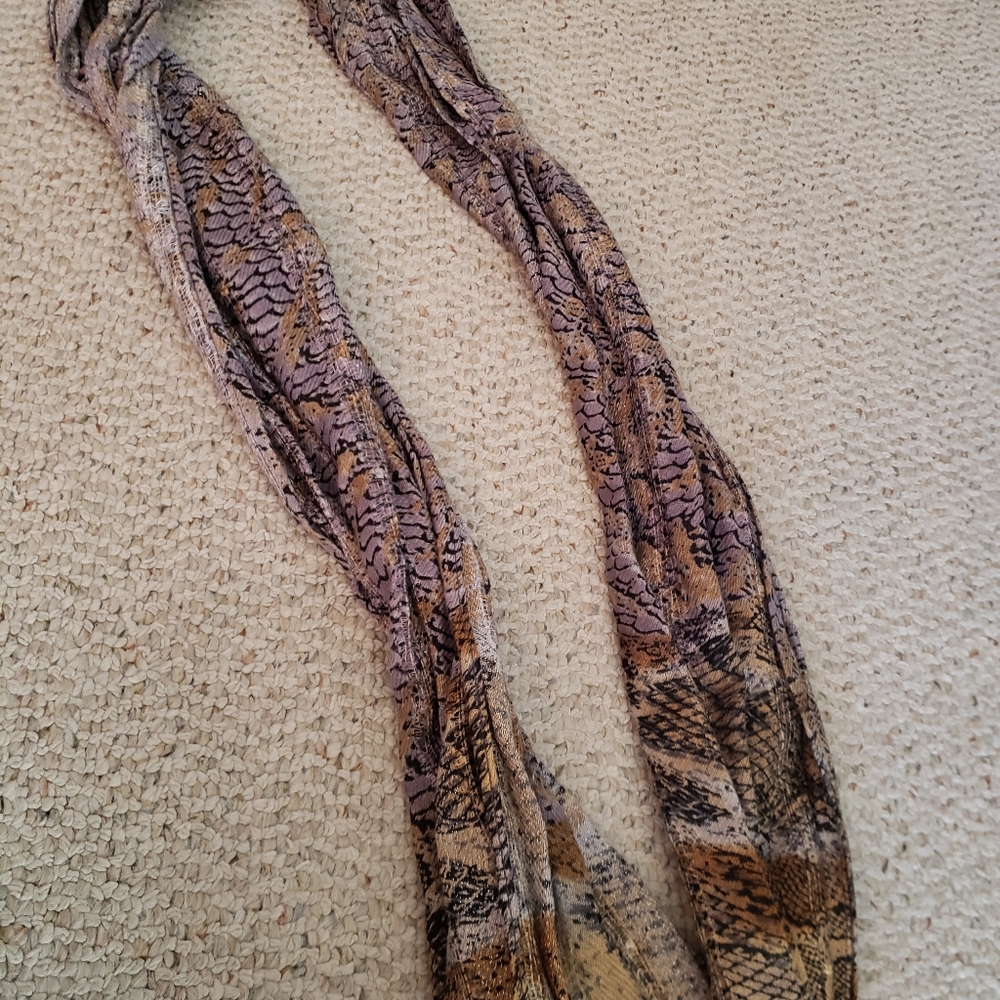 Women's scarf